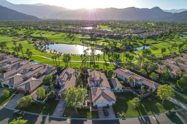 79953 Rancho La Quinta Drive, La Quinta CA: https://media.crmls.org/mediaz/e42a9993-d882-4232-be37-f4494448e22b.jpg