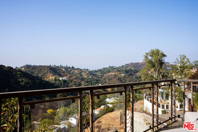 2125 Kew Drive, Los Angeles CA: https://media.crmls.org/mediaz/e42b12f9-6d60-4af9-825d-dfa7eb97a2f7.jpg