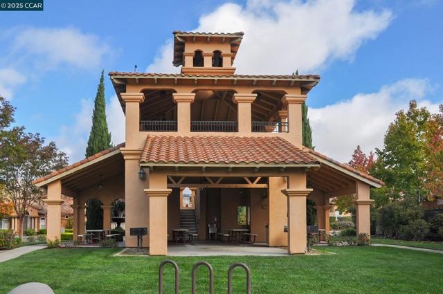 7809 Caracena Ct, Vallejo CA: https://media.crmls.org/mediaz/e42c1c9d-48a9-4eec-8ed9-6836dafc7936.jpg