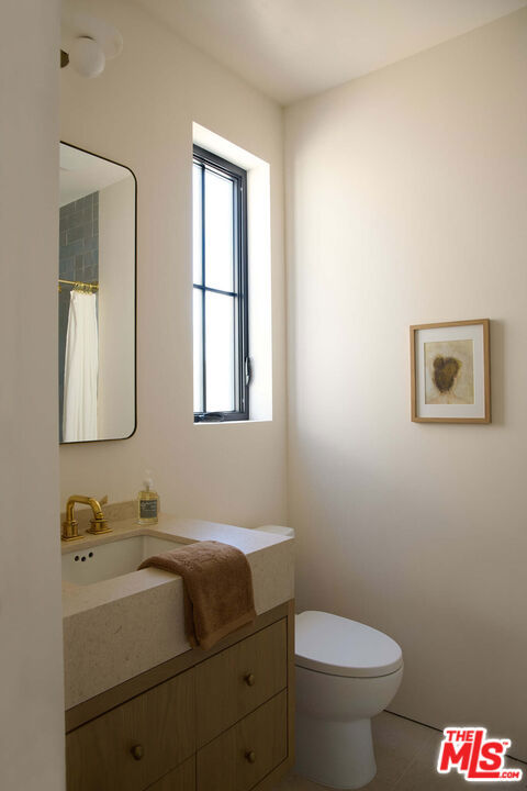 7841 Stewart Avenue, Los Angeles CA: https://media.crmls.org/mediaz/e42cd39e-4da5-4d75-9c63-816503f9834f.jpg
