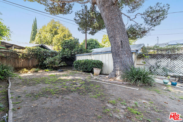 8966 Cadillac Avenue, Los Angeles CA: https://media.crmls.org/mediaz/e42d1455-bf86-4f7b-9446-c6ef73562322.jpg