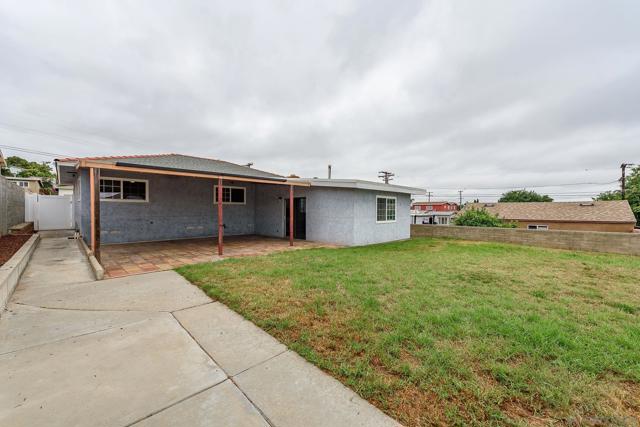 2486 CALLE SERENA, San Diego CA: https://media.crmls.org/mediaz/e42e309d-d55a-4abe-bf9c-690b4a7fea46.jpg