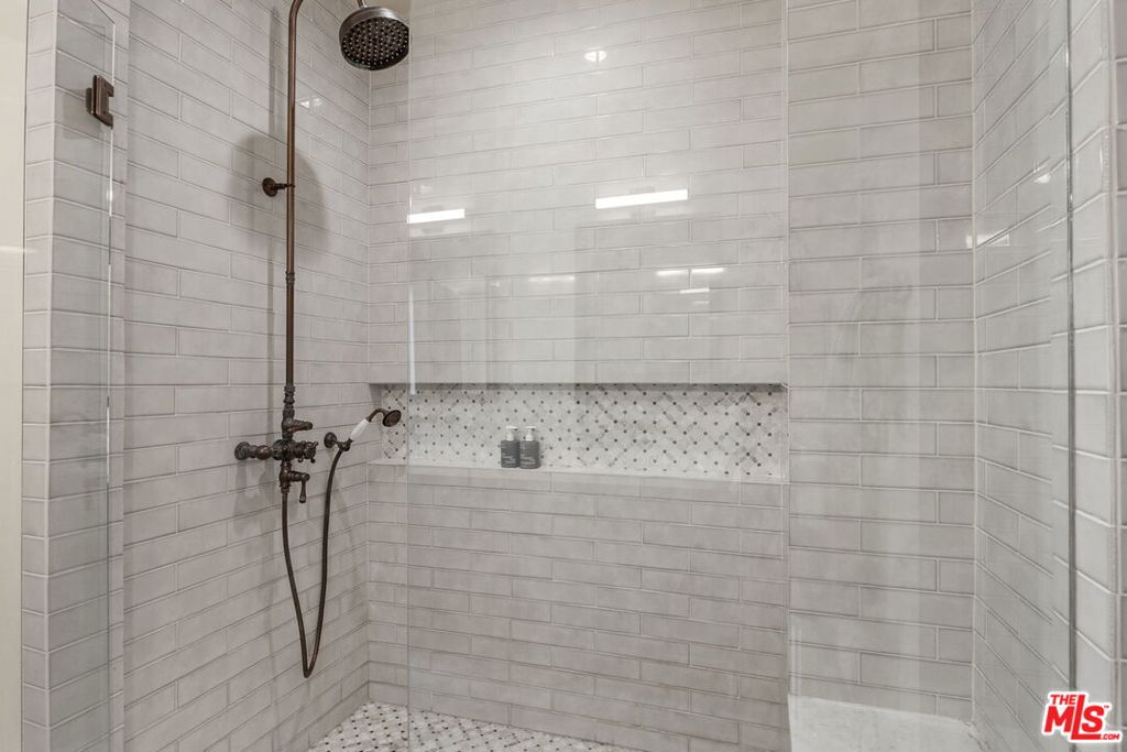 MLS #25537291 img 21