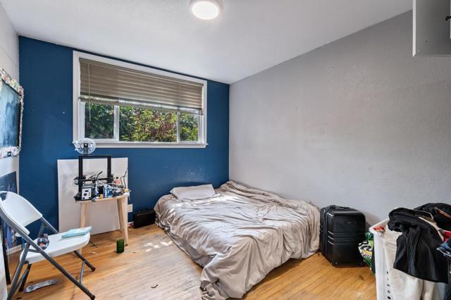 2547 Hazelwood Way, East Palo Alto CA: https://media.crmls.org/mediaz/e42e5e28-d8aa-4178-998f-daa2d21f8f44.jpg