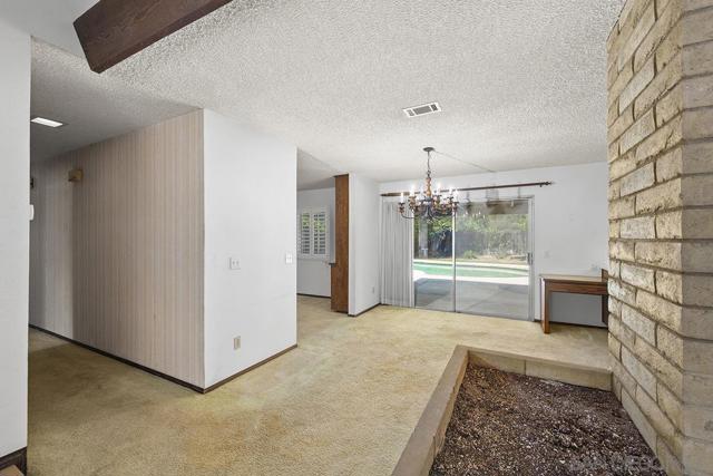 3718 Barbic Ct, Spring Valley CA: https://media.crmls.org/mediaz/e42e96a3-a213-432f-b149-a9da3f3d3353.jpg