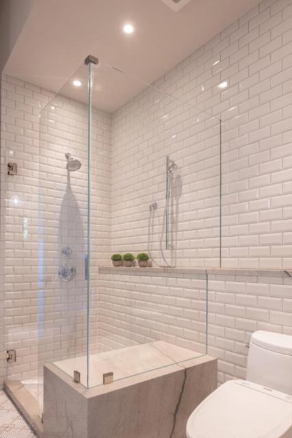 4 Oak Knoll Way, Carmel CA: https://media.crmls.org/mediaz/e42ef577-c94b-446d-ac3c-e8cb1074a353.jpg