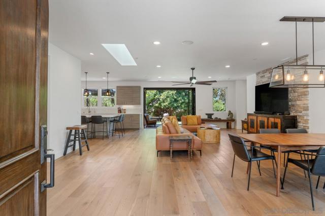 1180 Devonshire Dr, Encinitas CA: https://media.crmls.org/mediaz/e42f55ab-0782-487b-a87d-52437bfb772d.jpg