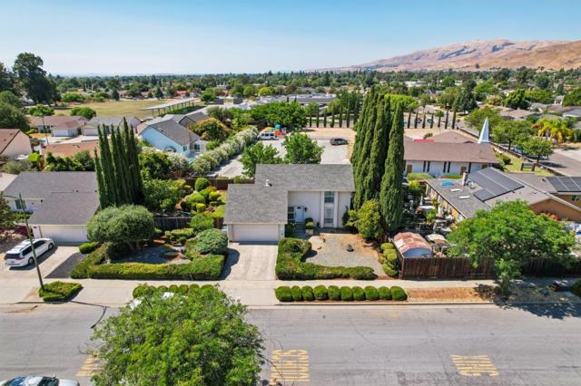 3043 Crater Lane, San Jose CA: https://media.crmls.org/mediaz/e42ff69e-f5f7-4847-a223-e4cb8b5b88f2.jpg