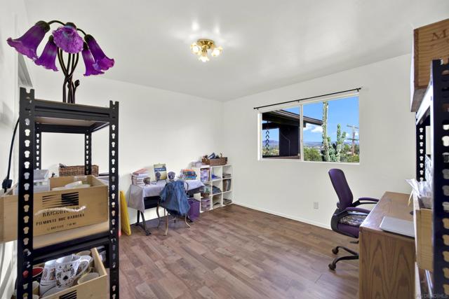 460 Rancho La Mirada Ln, Escondido CA: https://media.crmls.org/mediaz/e430396f-49a6-4030-8c0c-b5da3acab728.jpg