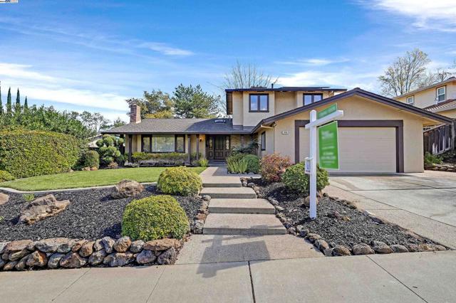 1068 Concord St, Pleasanton CA: https://media.crmls.org/mediaz/e431abb9-7fa6-4b1c-922f-f5a7472896a4.jpg