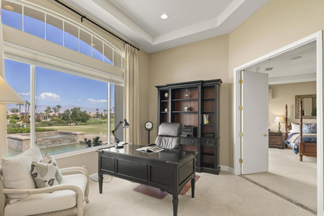 107 Via Bella, Rancho Mirage CA: https://media.crmls.org/mediaz/e4322256-2fae-4fc7-9e0d-8ec1b4114d13.jpg