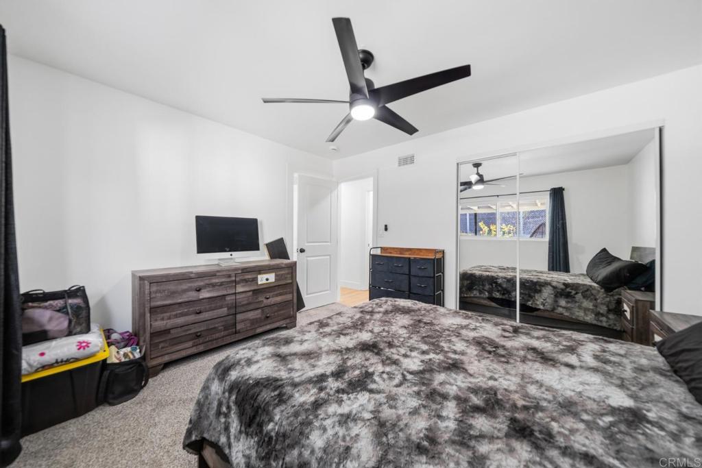 https://media.crmls.org/mediaz/e432338e-cee6-437c-a23d-0df67255ca45.jpg?preset=X-Large