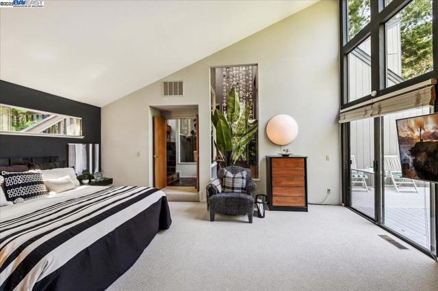 391 Oak Ln, Pleasanton CA: https://media.crmls.org/mediaz/e4327ff9-0a67-4784-98d7-5850f10961ab.jpg