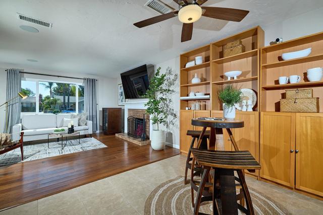 12835 Reo Real Dr, Poway CA: https://media.crmls.org/mediaz/e43384ff-5de3-4a27-a812-685d089b31d3.jpg