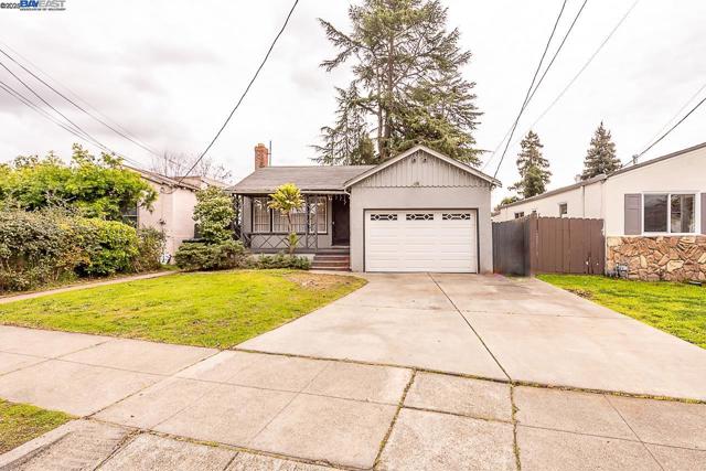 563 Durant Ave, San Leandro CA: https://media.crmls.org/mediaz/e4338f87-0611-4b2e-b6f9-27e1823993cc.jpg