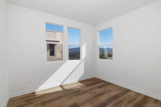 Detail Gallery Image 18 of 34 For 2080 Tango Loop #1,  Chula Vista,  CA 91915 - 4 Beds | 2/1 Baths