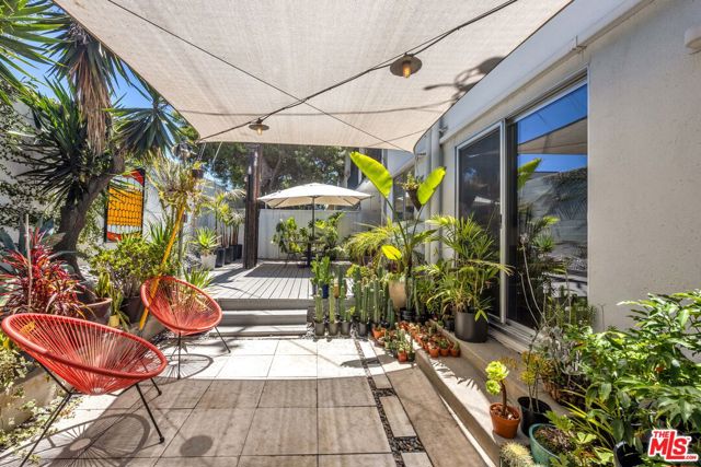 1328 Havenhurst Drive, West Hollywood, California 90046, 1 Bedroom Bedrooms, ,1 BathroomBathrooms,Condominium,For Sale,Havenhurst,24430221