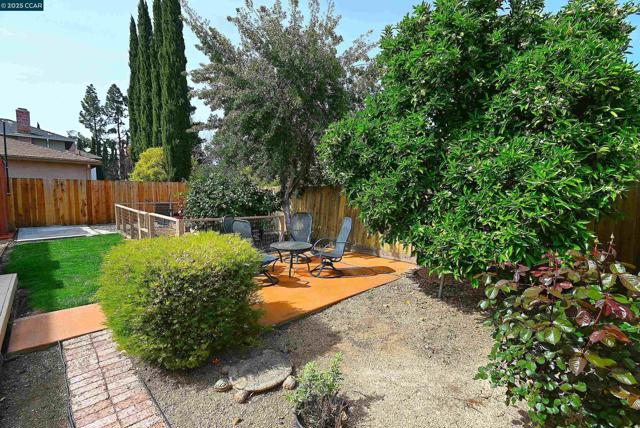 5091 Saint Celestine Ct, Concord CA: https://media.crmls.org/mediaz/e4370c85-4413-4f33-ab11-b72d6e764e1d.jpg