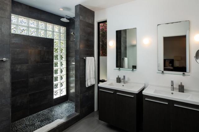 1409 Laurel Street, Menlo Park CA: https://media.crmls.org/mediaz/e4374eb3-d4f0-444c-8b62-da49fcb3c011.jpg