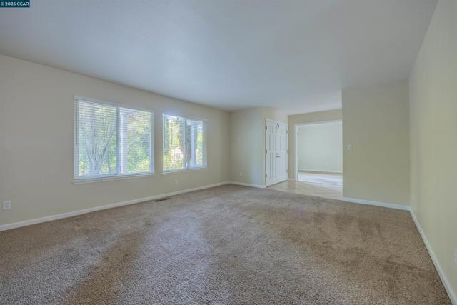 320 Miranda Ln, Alamo CA: https://media.crmls.org/mediaz/e437677f-a48a-4a49-b4ce-c143a1e2c150.jpg