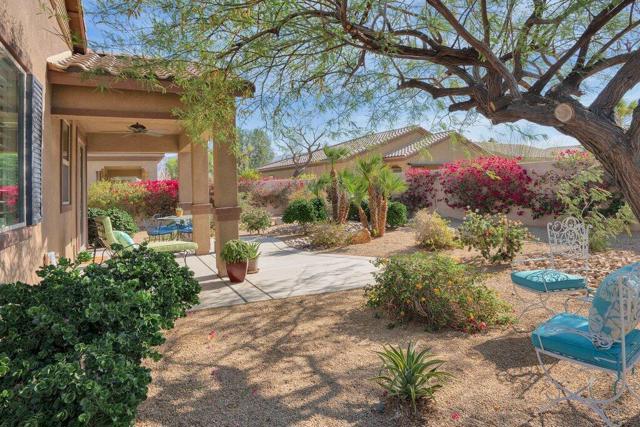 39910 Corte De Moda, Indio CA: https://media.crmls.org/mediaz/e4376f69-2f44-42b8-8189-c29857a4fc3a.jpg