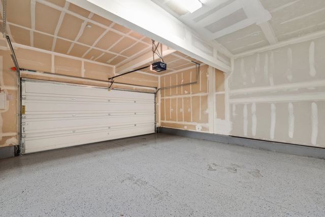 Image 37 of 38 For 883 Barney Com