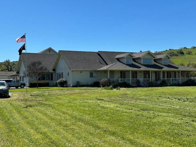 19715 Hale Avenue, Morgan Hill CA: https://media.crmls.org/mediaz/e4380b8a-3e60-40c0-b62f-cc61cbe5cd73.jpg