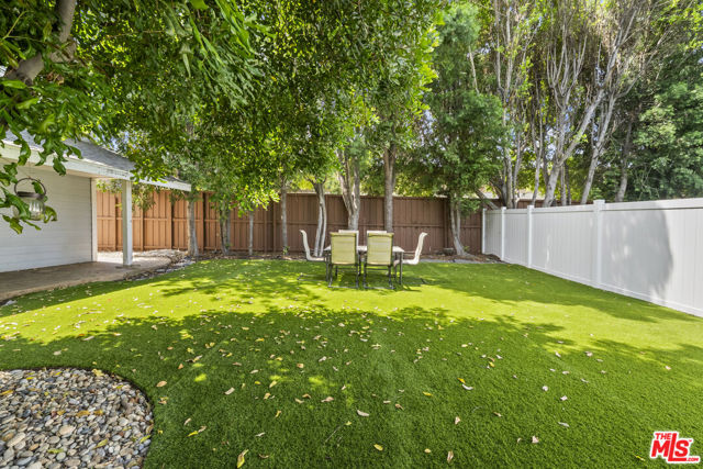5656 Penfield Avenue, Woodland Hills CA: https://media.crmls.org/mediaz/e4388626-857b-4709-a9d6-b3d6c6778b13.jpg