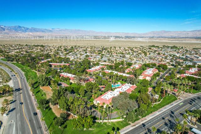 675 N Los Felices W Circle, Palm Springs CA: https://media.crmls.org/mediaz/e438bcc2-ff0d-492e-a30e-9b23b9135a15.jpg