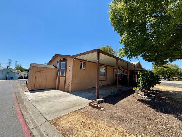 117 Fisk Terrace, Fremont CA: https://media.crmls.org/mediaz/e438e838-1c7b-48d4-8edb-e4ed800f7b2e.jpg