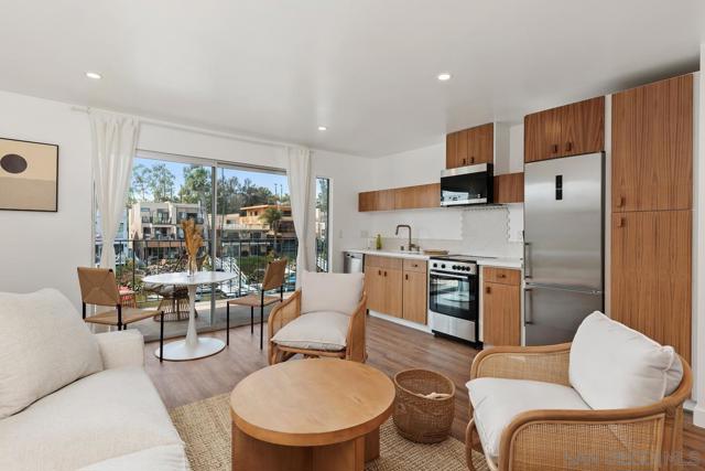 Image 23 of 52 For 4627 Park Dr