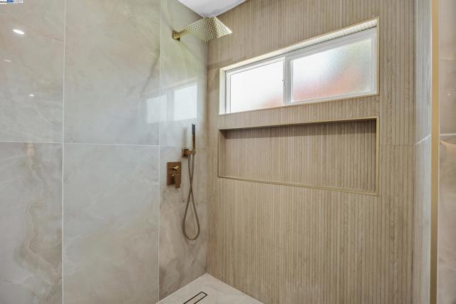 3156 San Joaquin, Union City CA: https://media.crmls.org/mediaz/e43a2e5f-42cb-4bda-900e-5e5d81f392da.jpg