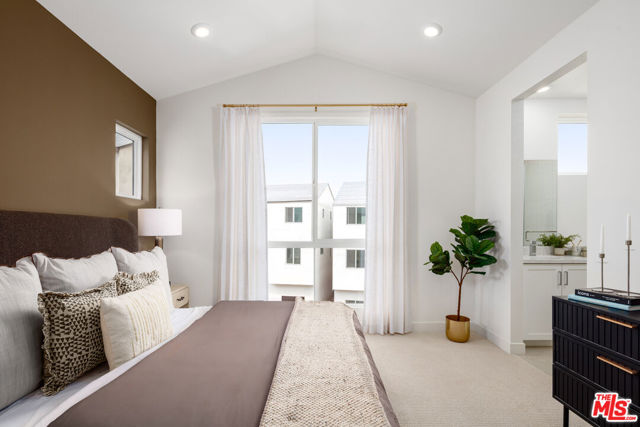 1666 Coral Sea Lane, Los Angeles CA: https://media.crmls.org/mediaz/e43a62d9-96e9-4355-85f3-1daf2f9c2077.jpg