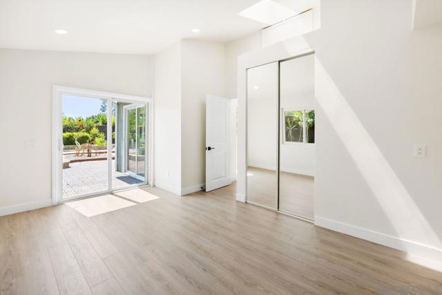 9956 Cummins Pl, San Diego CA: https://media.crmls.org/mediaz/e43acadc-d7d5-46a2-9716-b95c26158a88.jpg