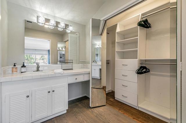 2739 Saint Giles Lane, Mountain View CA: https://media.crmls.org/mediaz/e43b1382-ccc0-43ba-baf5-f6018b29e225.jpg