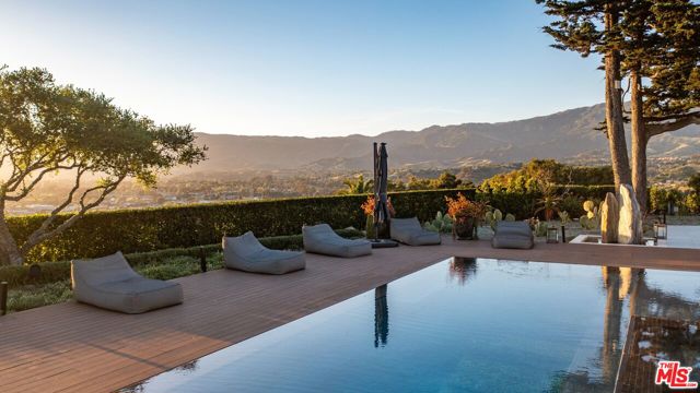 4610 Via Vistosa, Santa Barbara CA: https://media.crmls.org/mediaz/e43b62d9-4bc8-4807-be7e-04af6d160ecb.jpg
