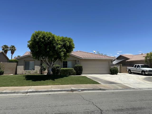 79900 Independence Way, La Quinta CA: https://media.crmls.org/mediaz/e43bb6c4-437c-482e-8e82-9e29658724d1.jpg
