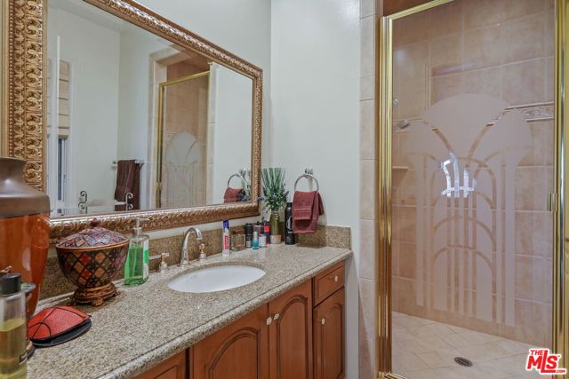 156 S Clark Drive, Beverly Hills CA: https://media.crmls.org/mediaz/e43c4ef0-19db-48ca-9217-46d4912e2b32.jpg