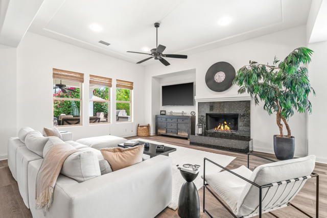 76158 Via Montelena, Indian Wells CA: https://media.crmls.org/mediaz/e43ccb90-de5a-4745-b9a4-a4cbcccc4d0d.jpg