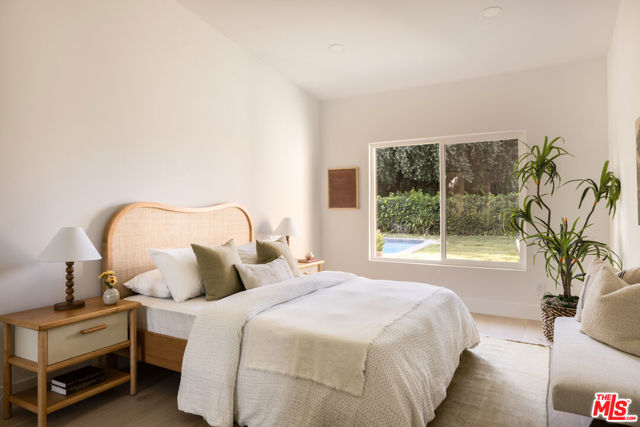 24211 Caris Street, Woodland Hills CA: https://media.crmls.org/mediaz/e43ceae3-0645-4334-bfdf-cdb8f8d6b329.jpg