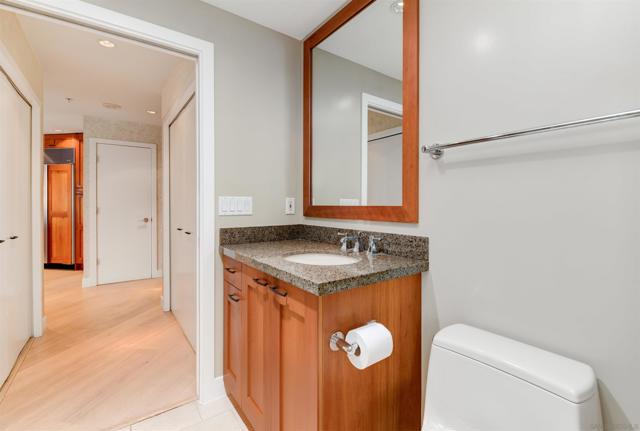 700 W Harbor Dr, San Diego CA: https://media.crmls.org/mediaz/e43cf8f1-395f-4171-98ac-abe2a3b0a062.jpg