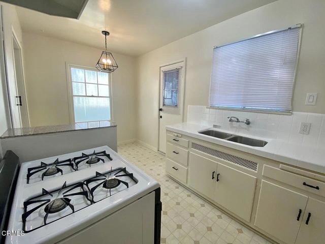 1420 E Wilson Avenue, Glendale CA: https://media.crmls.org/mediaz/e43d3545-b5be-48b4-98a6-189f9b5b3ac1.jpg