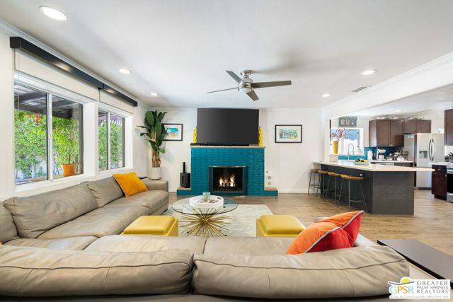 1861 S Palm Canyon Drive, Palm Springs CA: https://media.crmls.org/mediaz/e43da241-626c-4b3d-9c08-5704cf158d13.jpg