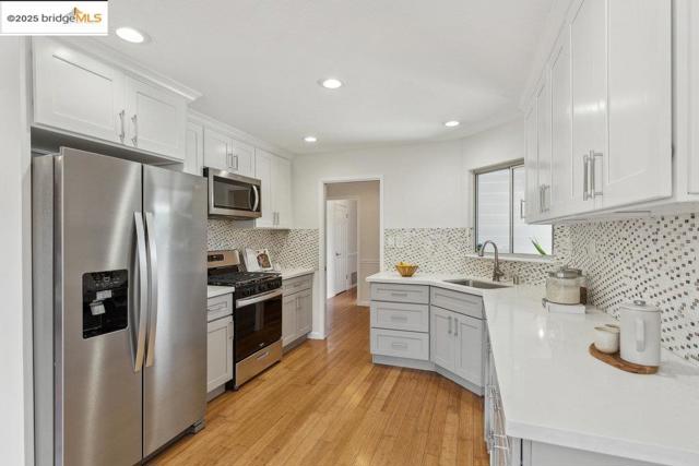3308 Ahern CT, Richmond CA: https://media.crmls.org/mediaz/e43e1cf0-8d40-49ec-a10e-cc982e534022.jpg