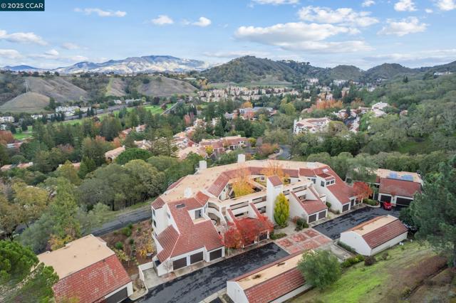 3535 Terra Granada Dr, Walnut Creek CA: https://media.crmls.org/mediaz/e43e1df7-775c-4ec4-8db7-cf2461056b68.jpg