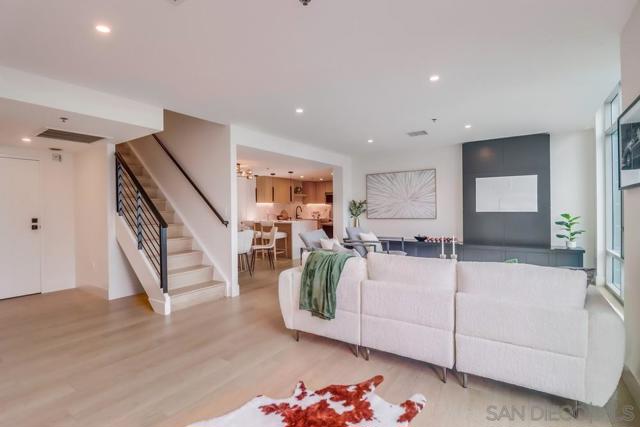 425 W W Beech St, San Diego CA: https://media.crmls.org/mediaz/e43f3a46-c35f-434f-9470-0a512d64063d.jpg
