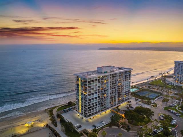 1830 Avenida Del Mundo, Coronado CA: https://media.crmls.org/mediaz/e43f6509-a710-4fdf-ba7c-61915b76e18e.jpg