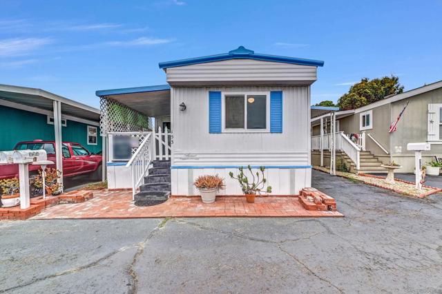 153 Sherri Ln, Oceanside CA: https://media.crmls.org/mediaz/e43f70af-f229-4d73-9dad-08bc851f7e95.jpg