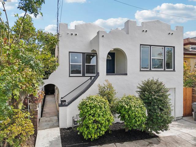511 59Th St, Oakland CA: https://media.crmls.org/mediaz/e43f93f7-6b46-4b96-aa01-a9127ddab20d.jpg