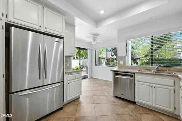 Detail Gallery Image 7 of 49 For 18731 Hatteras St #35,  Tarzana,  CA 91356 - 3 Beds | 2/1 Baths